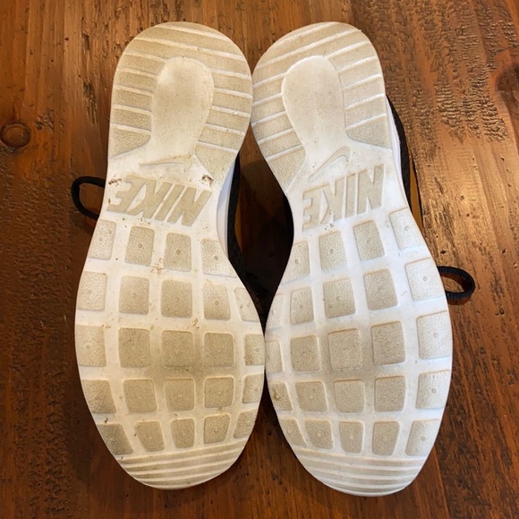 Nike Tanjun Metallic Gold.  A  Modern Design For An Elevated Everyday Look. - Picture 6 of 8